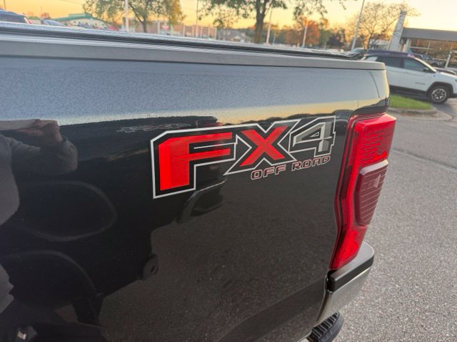 Used 2021 Ford F250 XLT w/ XLT Premium Package AWD/4WD image 4