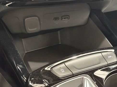New 2026 Chevrolet Trax RS FWD image 37