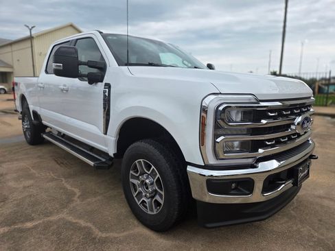 Used 2025 Ford F350 Lariat w/ FX4 Off-Road Package AWD/4WD image 3