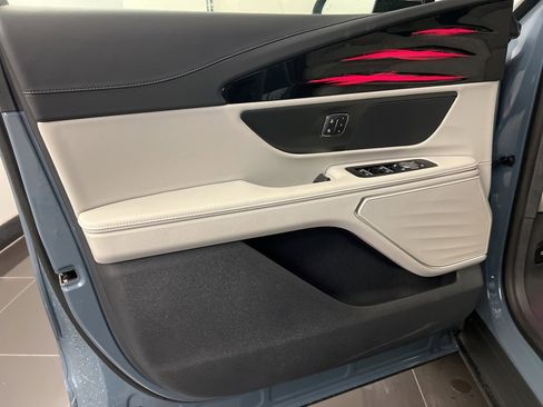 Used 2026 Lincoln Nautilus Premier image 31