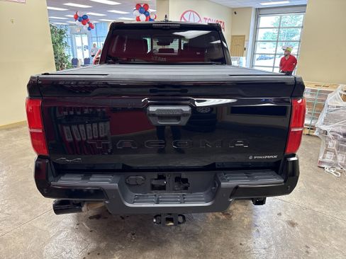 Used 2024 Toyota Tacoma TRD Sport w/ TRD Sport Premium Package AWD/4WD image 9