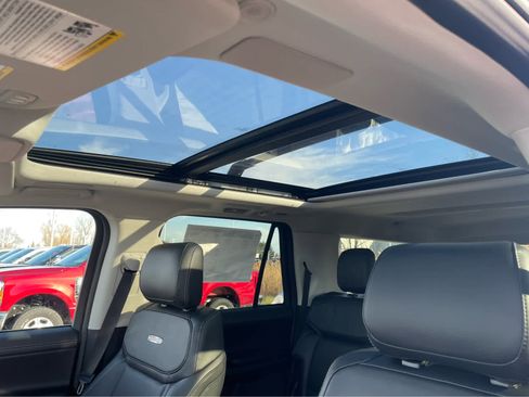 New 2025 Ford Expedition Max Platinum w/ Driver's Package image 34