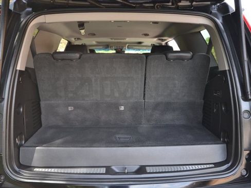 Used 2018 Cadillac Escalade Luxury AWD/4WD image 37