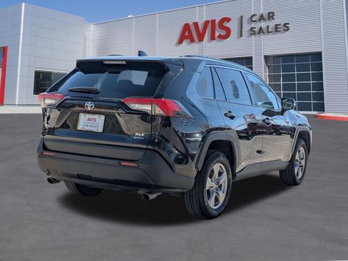 Used 2025 Toyota RAV4 XLE image 6