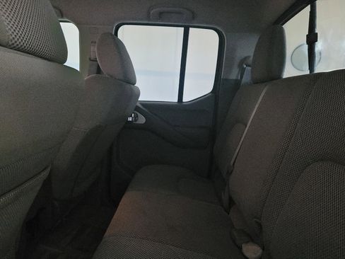 Used 2016 Nissan Frontier SV AWD/4WD image 18