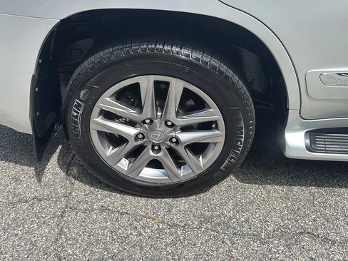 Used 2013 Lexus LX 570 4WD w/ Luxury Pkg image 30