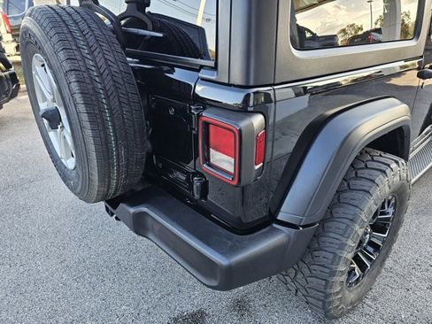 Used 2020 Jeep Wrangler Sport image 11