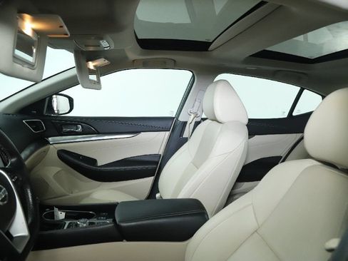 Used 2019 Nissan Maxima 3.5 SL w/ Floor Mat Group FWD image 21