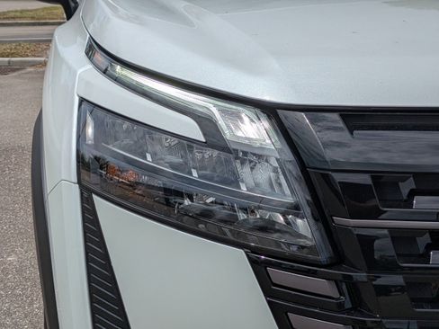 New 2026 Nissan Pathfinder SL AWD/4WD image 10