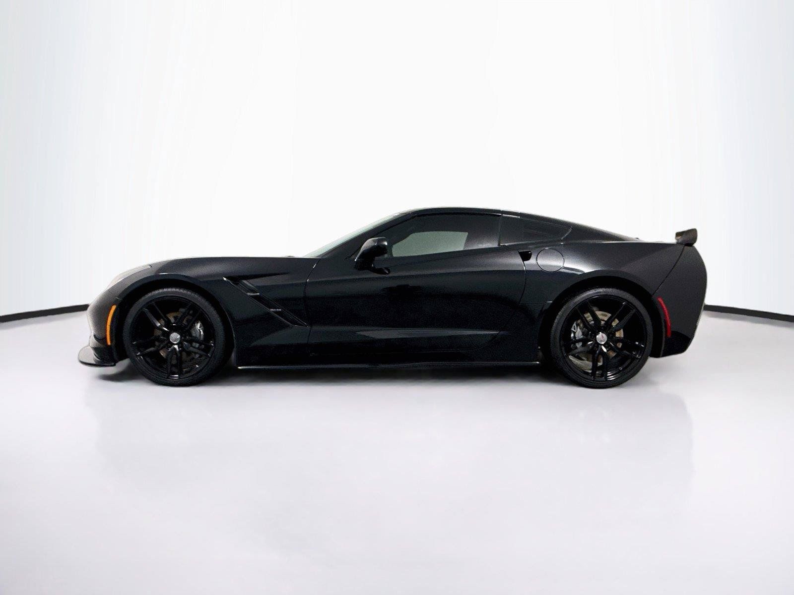 Used 2019 Chevrolet Corvette Stingray Coupe w/ Carbon Flash Badge Package RWD image 2