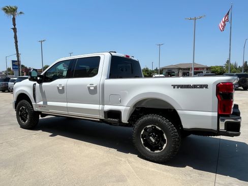 New 2026 Ford F250 Lariat w/ Tremor Off-Road Package AWD/4WD image 3