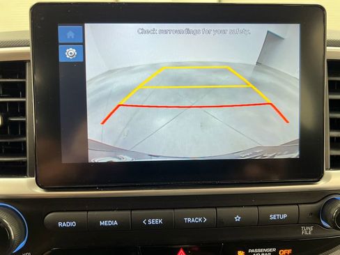 Used 2025 Hyundai Venue SE FWD image 50