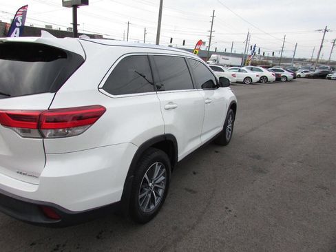 Used 2019 Toyota Highlander XLE image 47