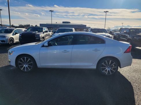 Used 2015 Volvo S60 T5 Platinum image 12