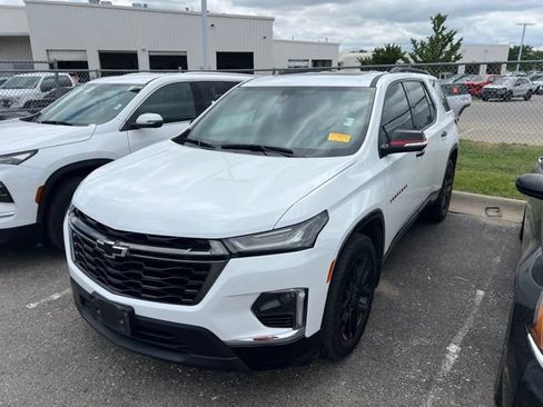 Used 2022 Chevrolet Traverse Premier w/ Redline Edition AWD/4WD image 3
