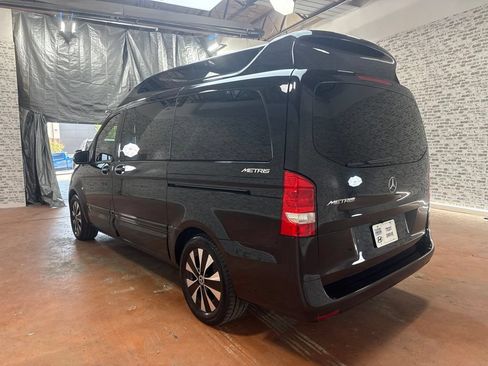 Used 2022 Mercedes-Benz Metris Passenger image 5