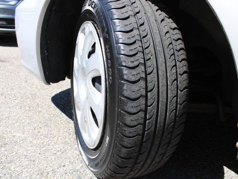 Used 2002 Toyota Corolla LE FWD image 17