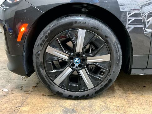 Used 2024 BMW iX xDrive50 w/ Convenience Package AWD/4WD image 11