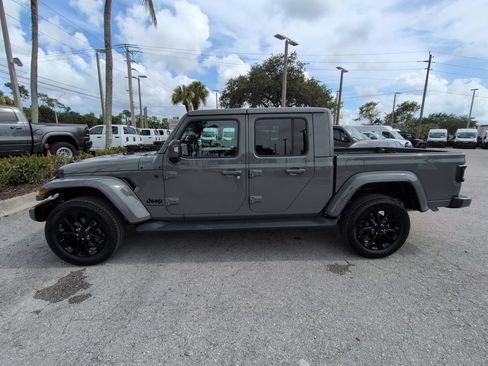 Used 2023 Jeep Gladiator Overland AWD/4WD image 8