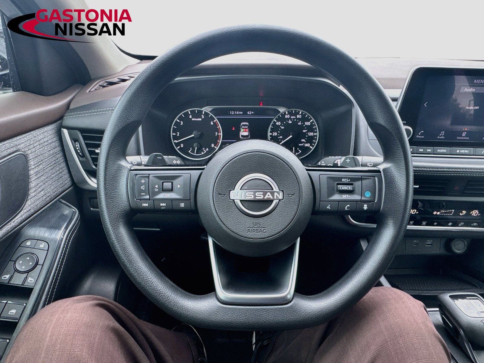 Used 2023 Nissan Rogue SV FWD image 14