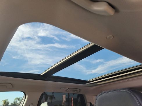 Used 2023 Honda Pilot Touring image 17