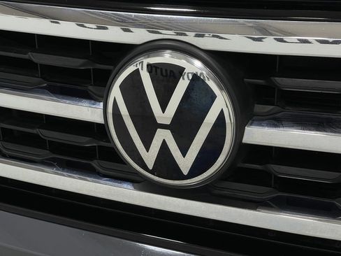 Used 2021 Volkswagen Atlas Cross Sport SE w/ Panoramic Sunroof Package image 37