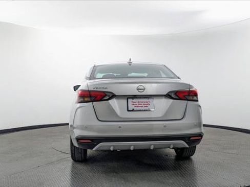 Used 2025 Nissan Versa SV FWD image 7