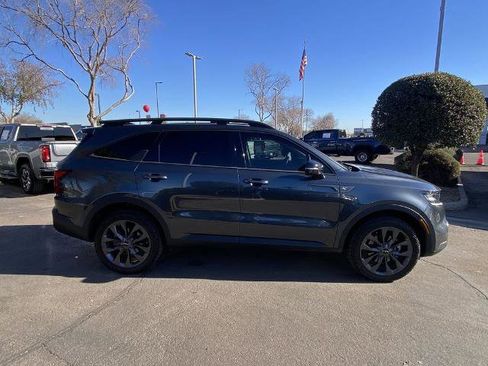 Used 2023 Kia Sorento X-Line EX image 2