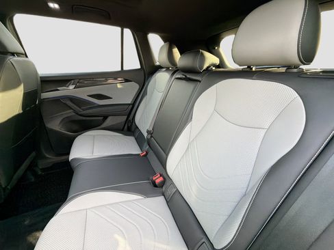 New 2026 Volkswagen Tiguan SE R-Line FWD image 21