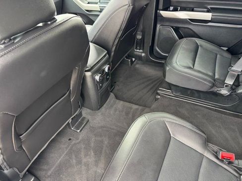 Used 2022 Ford Explorer Limited w/ Limited Technology Package AWD/4WD image 17