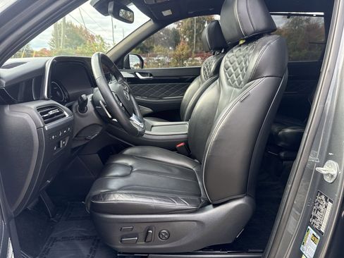 Used 2022 Hyundai Palisade Calligraphy image 13
