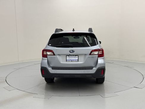 Used 2018 Subaru Outback 2.5i Limited AWD/4WD image 5