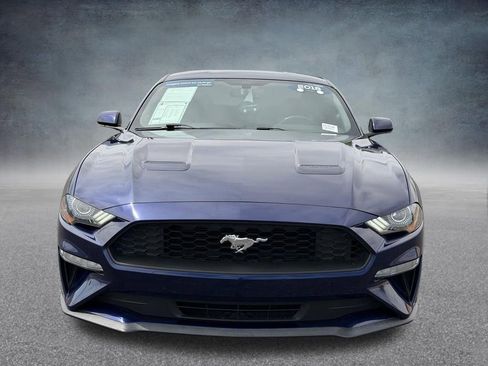 Used 2018 Ford Mustang Coupe RWD image 9