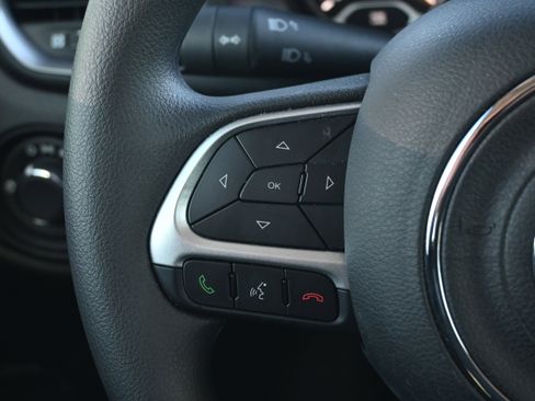 Used 2023 Jeep Renegade Latitude image 30