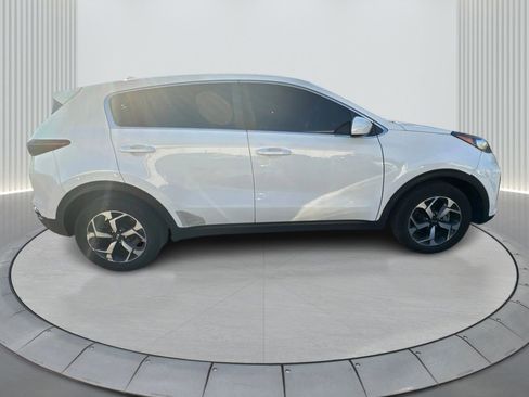 Used 2020 Kia Sportage LX image 4