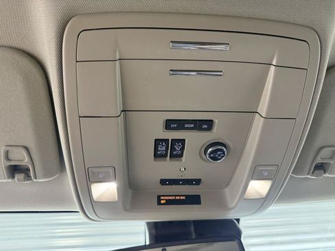 Used 2020 GMC Yukon XL Denali AWD/4WD image 30