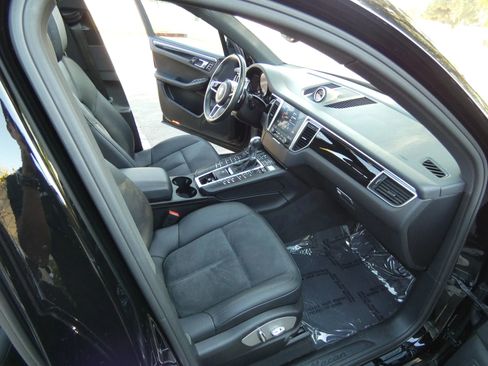 Used 2018 Porsche Macan Sport Edition image 26