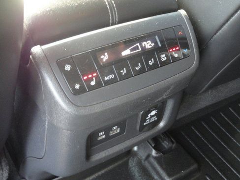 Used 2022 Nissan Pathfinder Platinum AWD/4WD image 14
