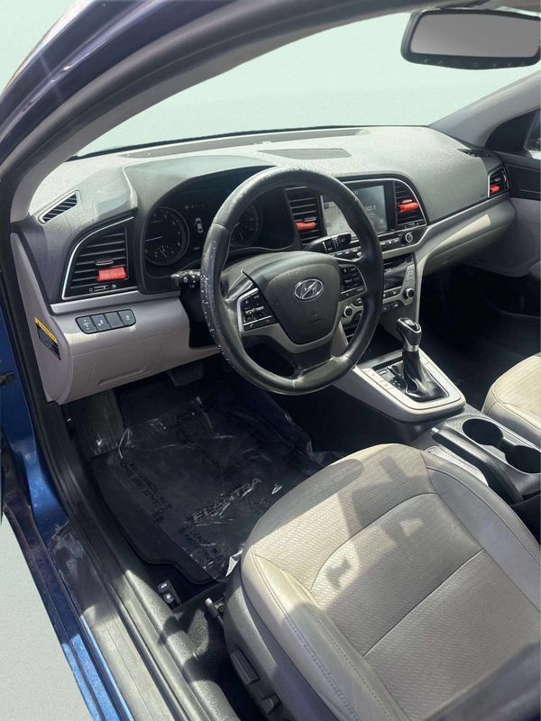 Used 2017 Hyundai Elantra Limited w/ Limited Tech Package 04 FWD image 15