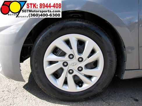 Used 2019 Hyundai Elantra SE image 21