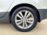 Used 2012 Hyundai Tucson Limited image 5