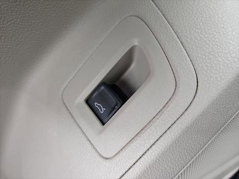 Used 2023 Volkswagen Atlas SEL R-Line AWD/4WD image 44