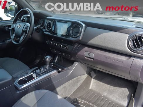 Used 2018 Toyota Tacoma TRD Off-Road image 12