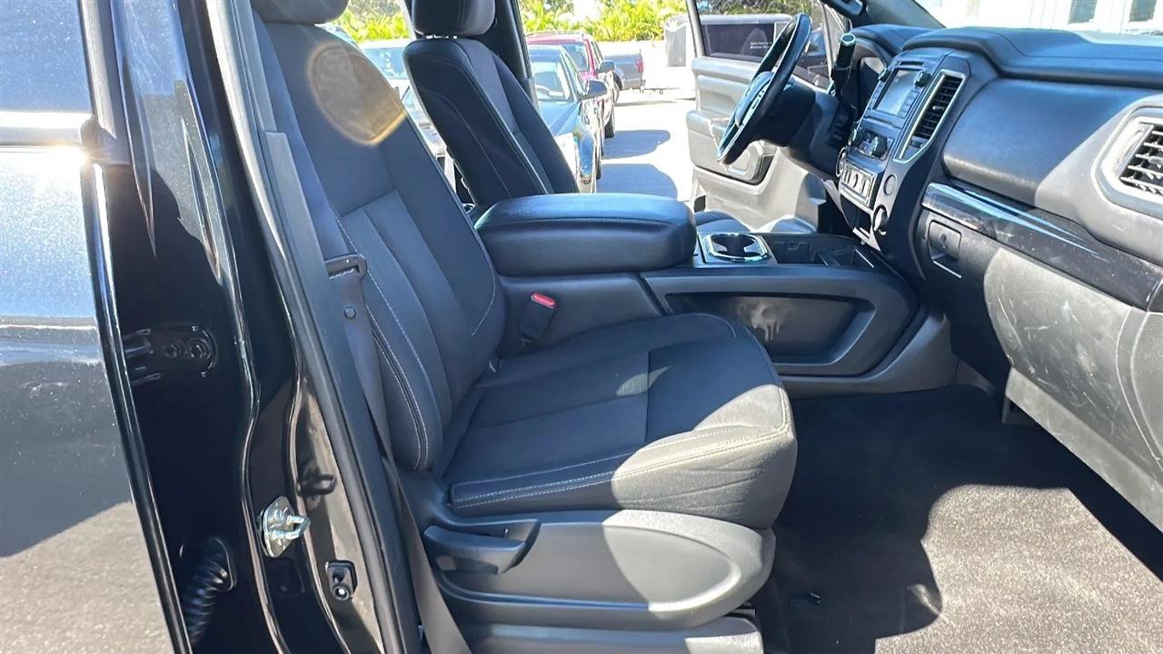 Used 2019 Nissan Titan SV w/ SV Convenience Package RWD image 33