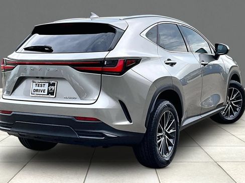 Used 2023 Lexus NX 250 FWD w/ Towing Package (2000 Lbs) image 2