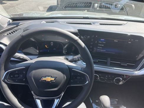 New 2026 Chevrolet Trax LT w/ Sunroof Package FWD image 28