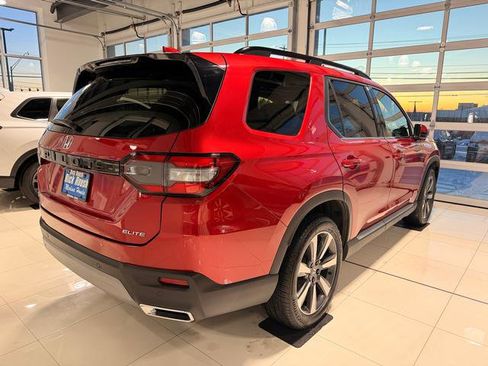 Used 2024 Honda Pilot Elite image 6