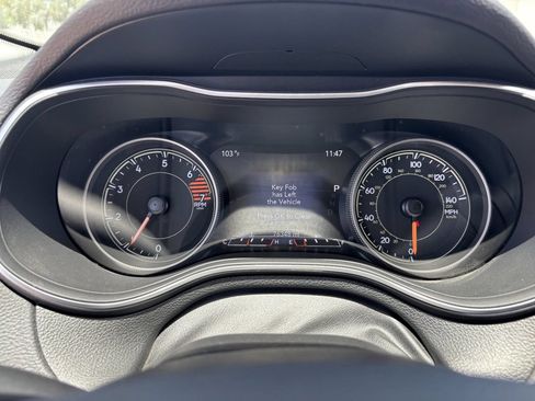 Used 2020 Jeep Cherokee Limited FWD image 28