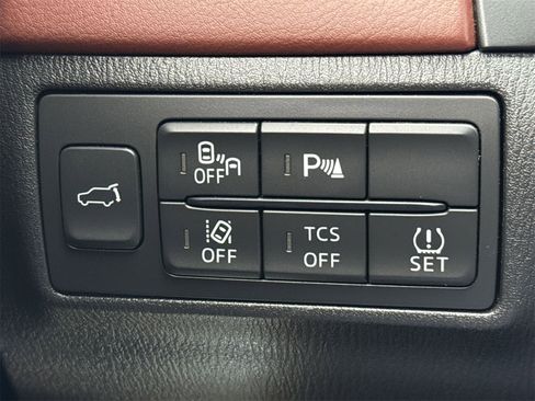 Used 2017 MAZDA CX-9 Signature image 32