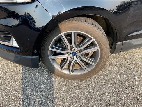 Certified 2019 Ford Edge Titanium w/ Equipment Group 301A AWD/4WD image 4
